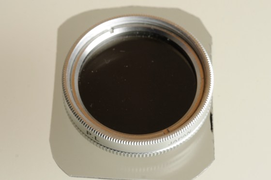 Unteres Polfilter um 90 Grad gedreht, es passiert kein Licht mehr die Filter