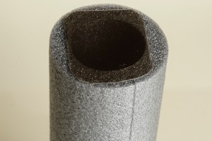 Polarisationsfilter auf Schaumstoffschlauch kleben